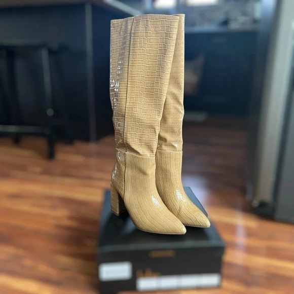 Lulu’s Croc Pointed-Toe Knee High Boots in Light Nude Size 10 New In Box - Picture 2 of 6
